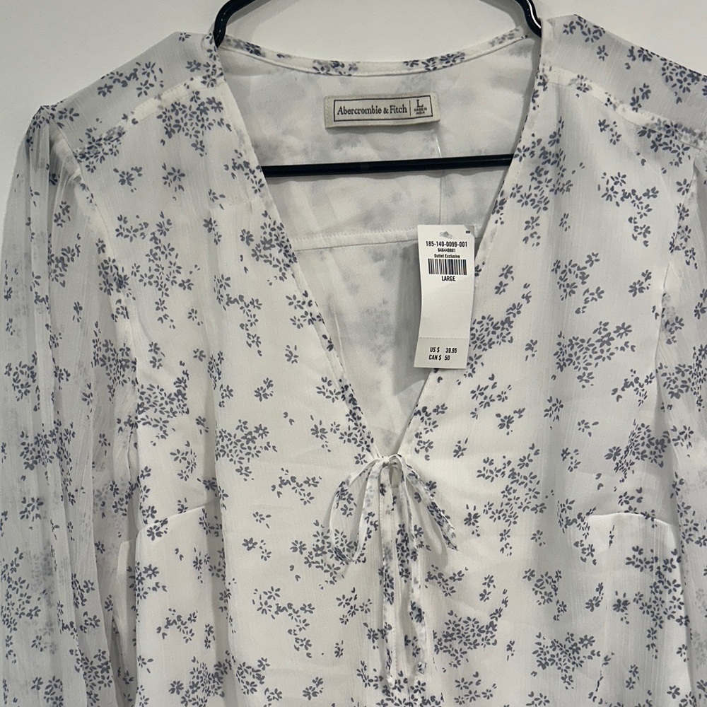 Abercrombie & Fitch Blue Floral Blouse - Picture 2 of 3